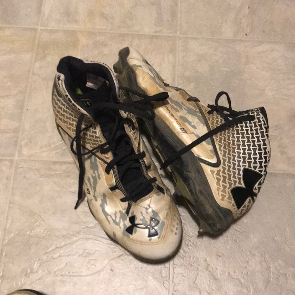Under Armour deception clutch fit Cleats.
